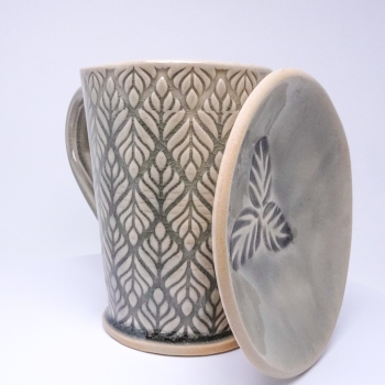 Kubek ceramiczny 380 ml szary w listki 1