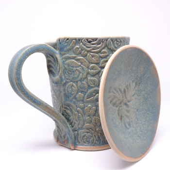 Kubek ceramiczny 500 ml niebieski w róże 1